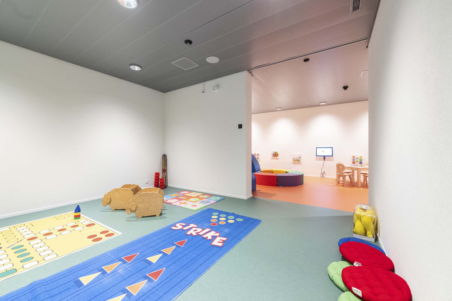 Kinderspielzimmer im Hotel Krone mit Spielzeug und Spielecke